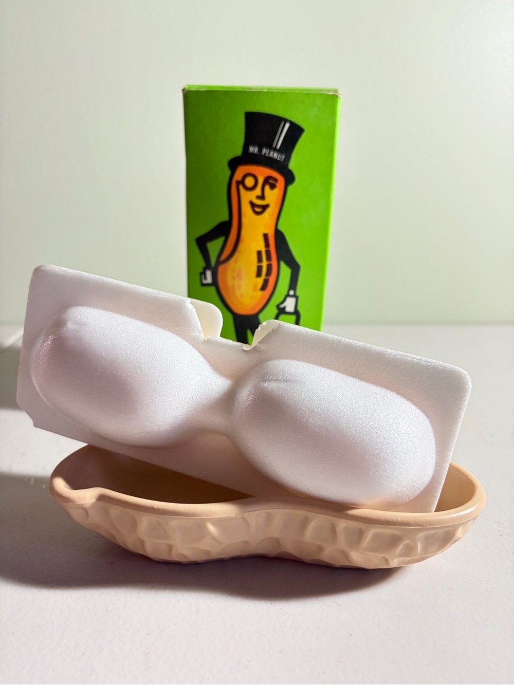 Vintage Avon Nutty Soap Dish Mr Peanut Planters Collectible with 2 Soaps and Box